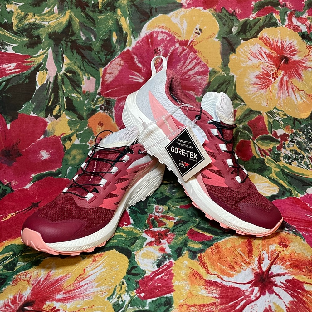 Salomon Women's Sense Ride 5 Trail Running Shoes size 10.5